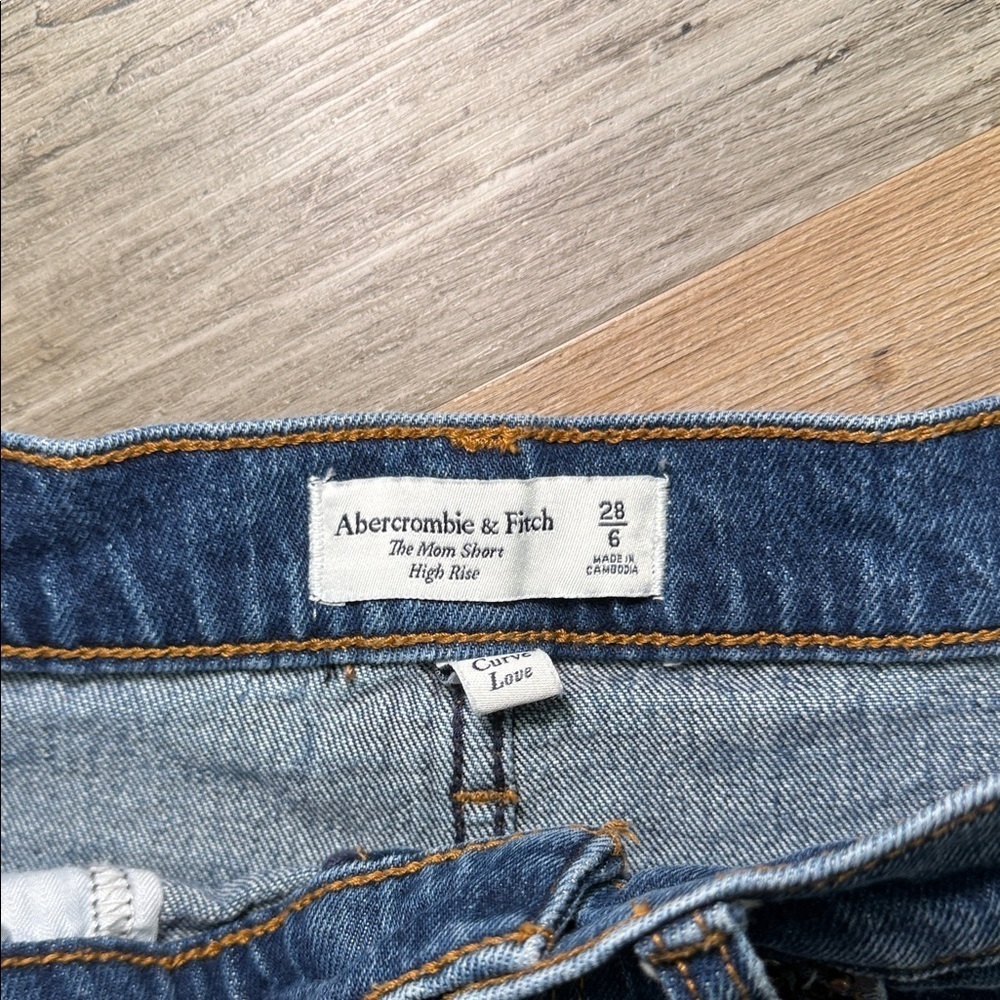 Abercrombie & Fitch dark cut off mom Jean Shorts - Picture 2 of 5